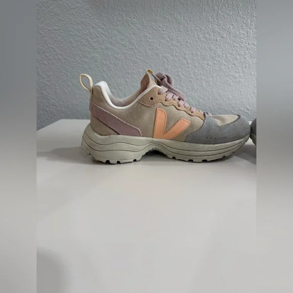 Veja Women's Sneakers in Cream and Pink - Picture 7 of 9